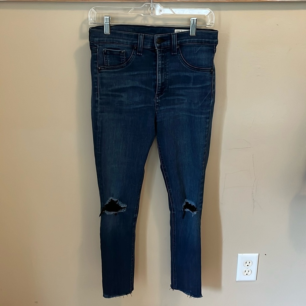 Rag & Bone dark denim’s capris, holes in knees, great condition